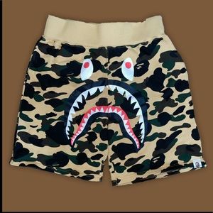 BAPE beige camo Shark sweat shorts size M